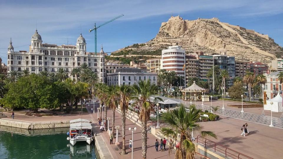 Super Centrico, Luminoso, Amplio, Terrazas Y Patio Apartment Alicante Exterior photo